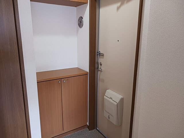 スプリングフィールド原市の玄関