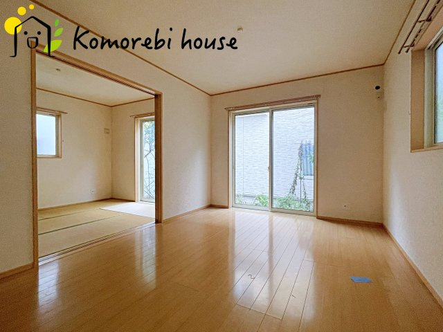 上尾市領家　1期　中古戸建の居間・リビング|26.8.27　撮影済み