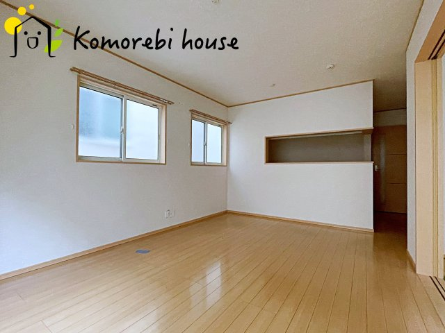上尾市領家　1期　中古戸建の居間・リビング|26.8.27　撮影済み