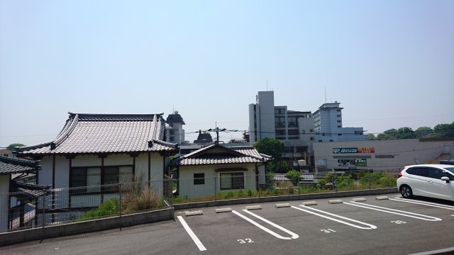 サニーヒルズの駐車場