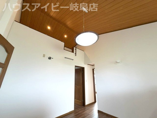 【居間・リビング】の画像
