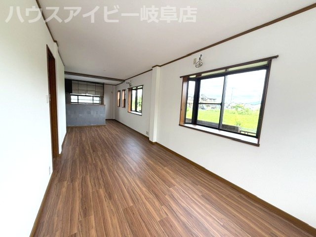 【居間・リビング】の画像