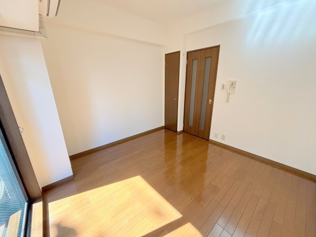 リーガル新大阪5の居間・リビング