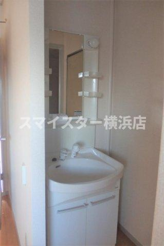 厚木市上依知のアパートの洗面所