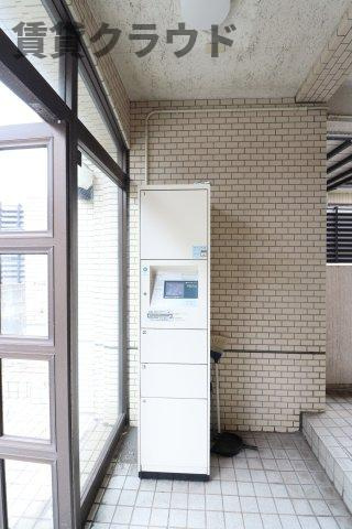 エトワール末広町のロビー|宅配ボックスがあると、自分の時間を有効活用できますね！