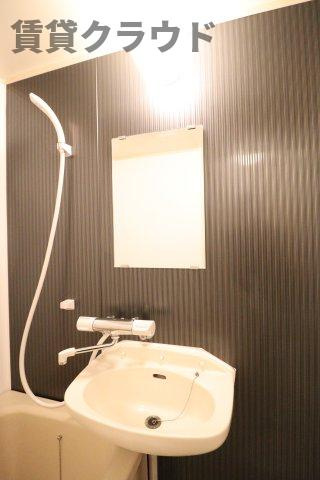 エトワール末広町の洗面所|朝の準備に活躍する、洗面台！