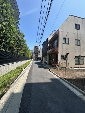 文京区本郷二丁目売地の前面道路含む現地写真