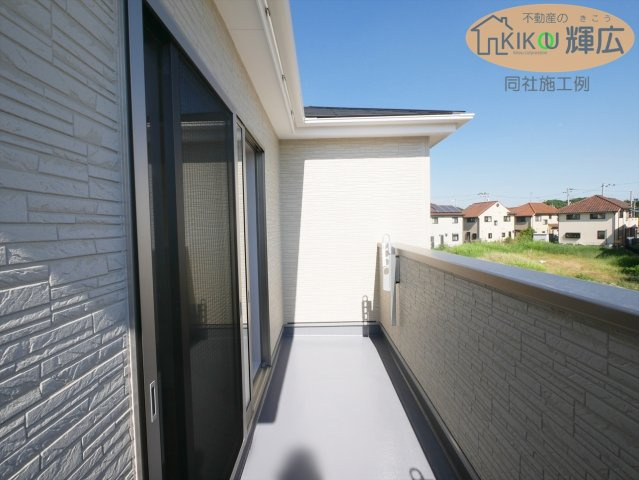 姫路市第9下手野（全3棟）3号棟のバルコニー|同社施工例です。