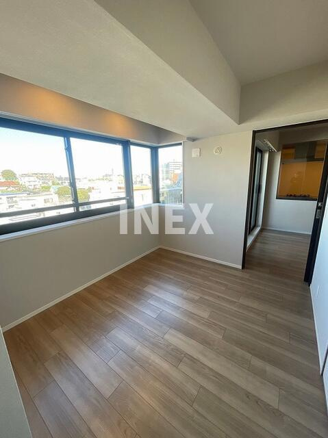 横浜市神奈川区松本町１丁目の賃貸マンションの居間・リビング