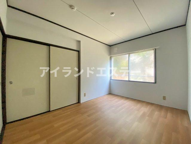 ティブロンコート　浴室交換済み　陽当たり良好　バストイレ別の内装