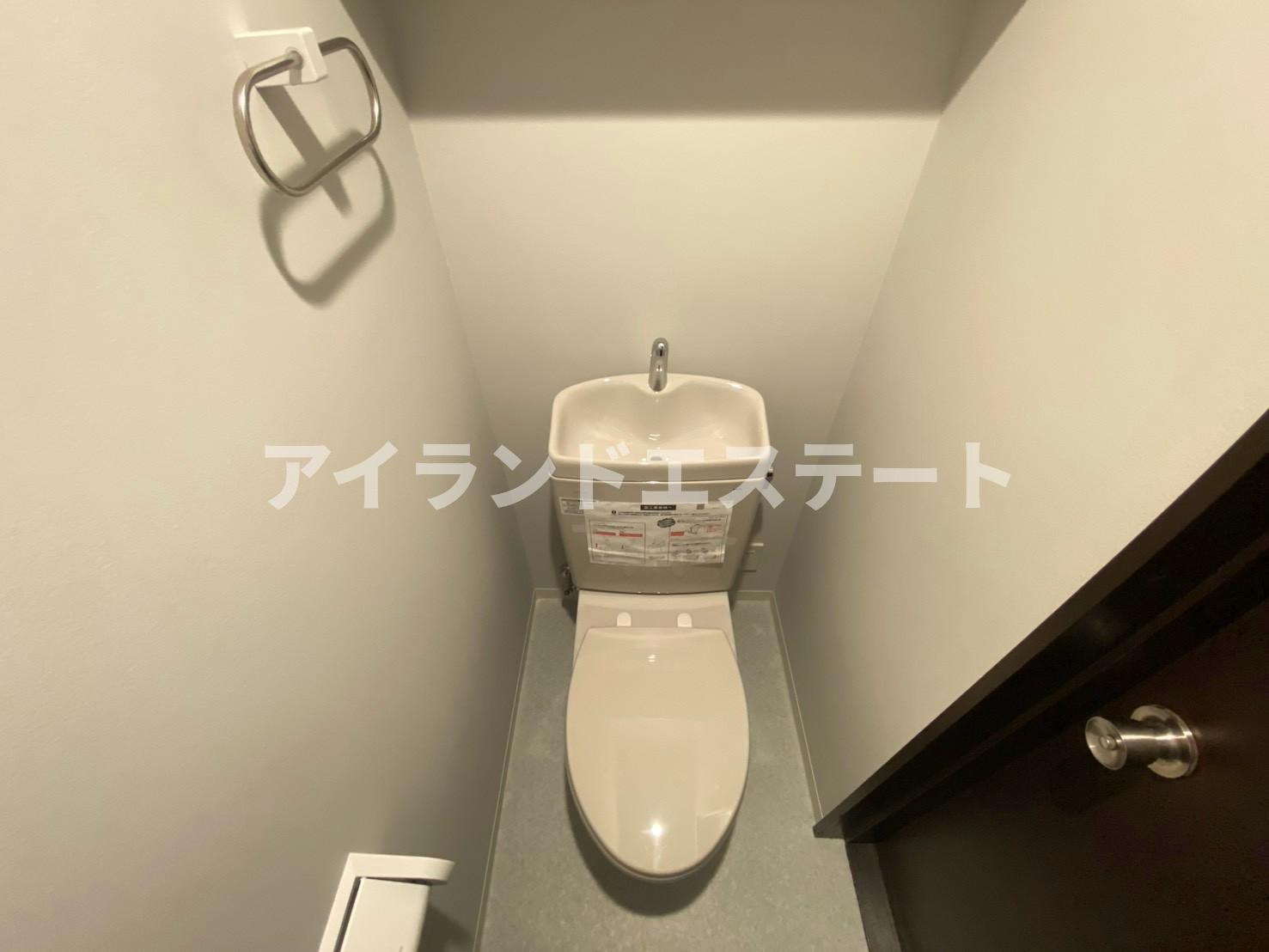 ティブロンコート　最上階　陽当たり良好　バストイレ別のトイレ