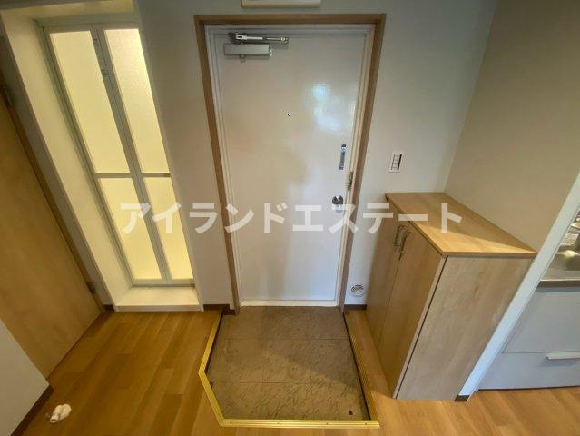 ティブロンコート　リノベーション　陽当たり良好　バストイレ別の玄関