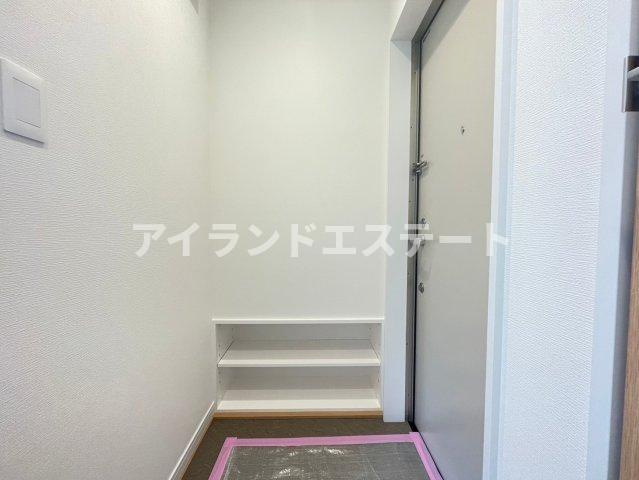 ヒューゲルハイム三軒茶屋　駅近　築浅　角部屋の玄関