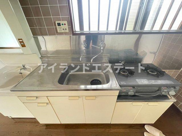 サンテラス　大型バイク相談　3面採光　ペット相談のキッチン