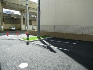 RAFFLE OZONEの駐車場