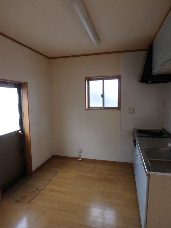 田中成和戸建賃家E棟の居間・リビング
