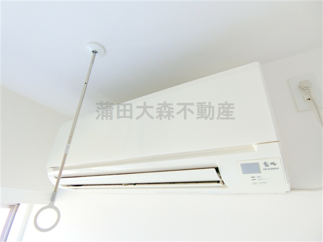 スカイコートパレス蒲田の設備|エアコン　室内物干し金具付！