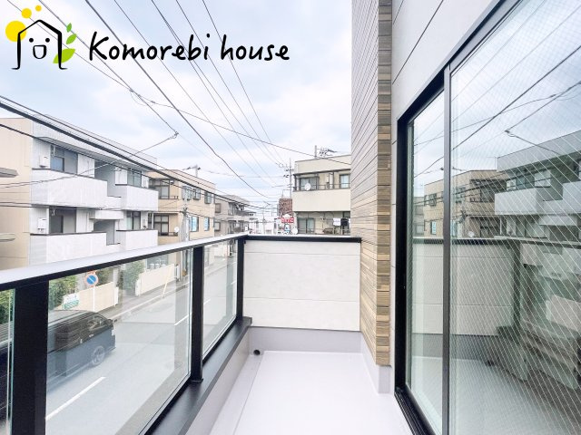さいたま市大宮区上小町　13期　新築一戸建て　KEIAI GRACE　01のバルコニー|バルコニーからの眺めを楽しみながら食事をしませんか