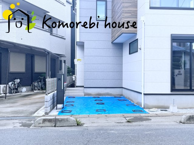 さいたま市大宮区上小町　13期　新築一戸建て　KEIAI GRACE　01の駐車場|カースペースがあります