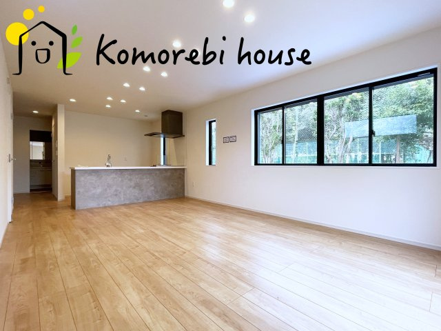 さいたま市大宮区上小町　13期　新築一戸建て　KEIAI GRACE　01の居間・リビング|リビングです
