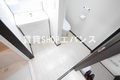 【洗面所】 | レイエス三山 | 明るい洗面所です