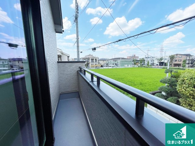 東大阪市加納　新築一戸建てのバルコニー|日当たりのよいバルコニー！お部屋が開放的に！