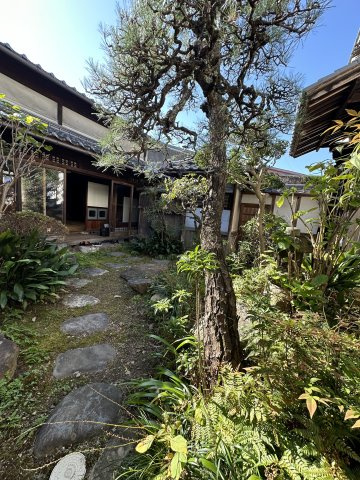津山市材木町　古民家＋離れ　９Kの庭