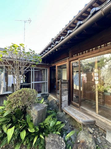 津山市材木町　古民家＋離れ　９Kの庭