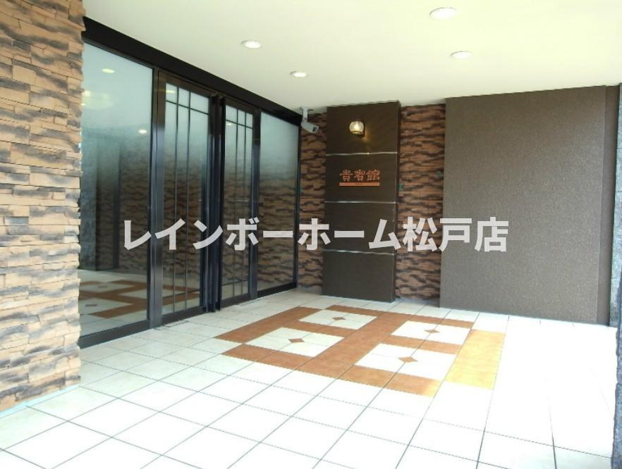 貴賓館のエントランス|清潔なエントランスです