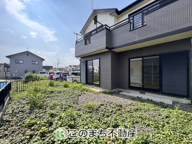 宇都宮市鶴田町再生住宅の庭|大きなお庭でご家族や友人を招いてＢＢＱもできますね！お子様の水遊びにもぴったりです☆
