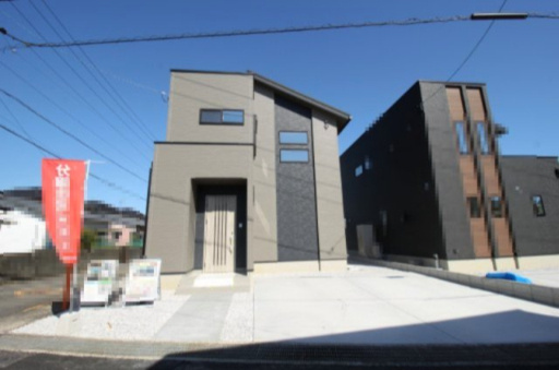 東石立町　新築戸建　1号棟　（全2区画）の外観|1号棟　土地面積　159.00㎡（約48.09坪）　建物面積110.96㎡（約33.56坪）
１階　60.45㎡／2階　50.51㎡　