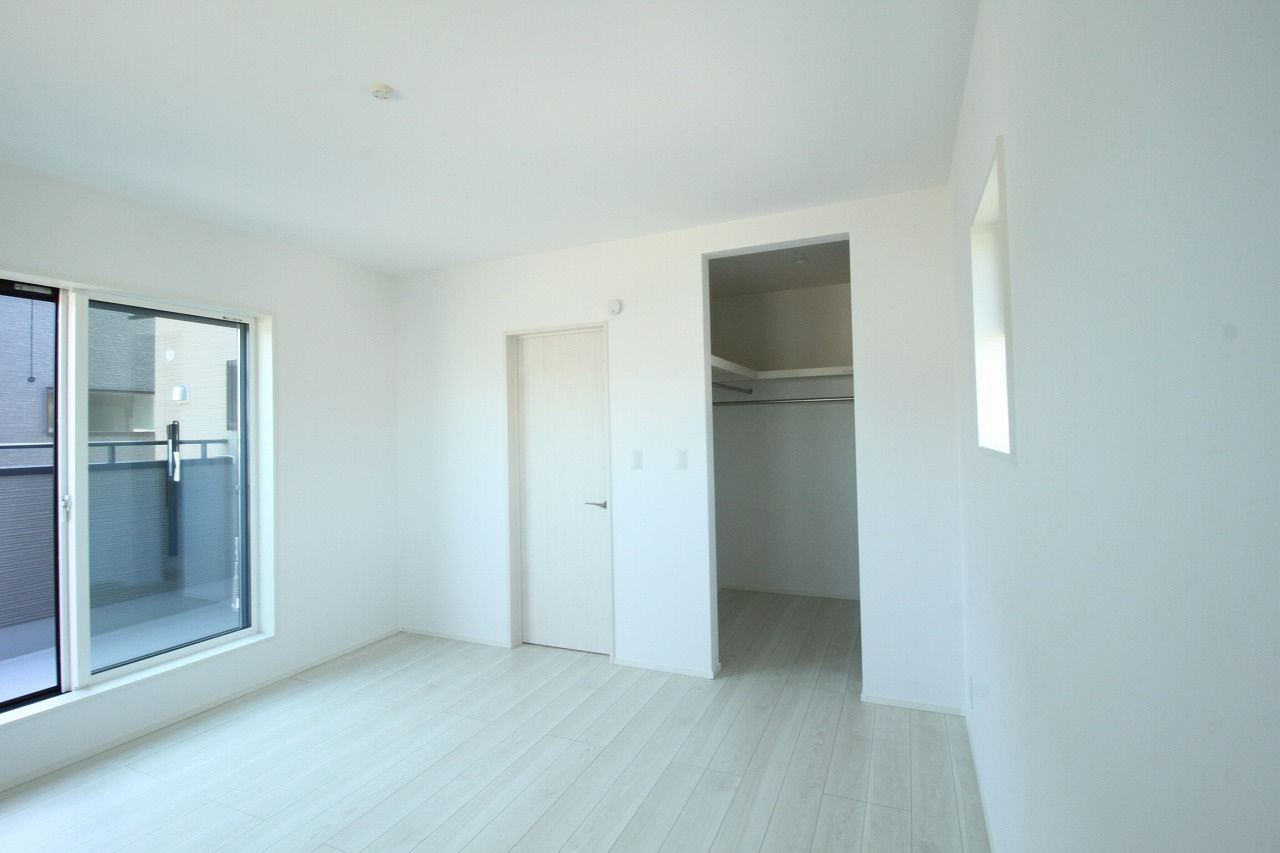 東石立町　新築戸建　1号棟　（全2区画）の洋室|2F　東の部屋　8.0帖+WCL+バルコニー　