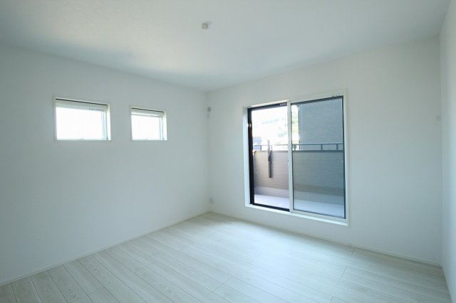 東石立町　新築戸建　1号棟　（全2区画）の洋室|2F　東の部屋　8.0帖+WCL+バルコニー　