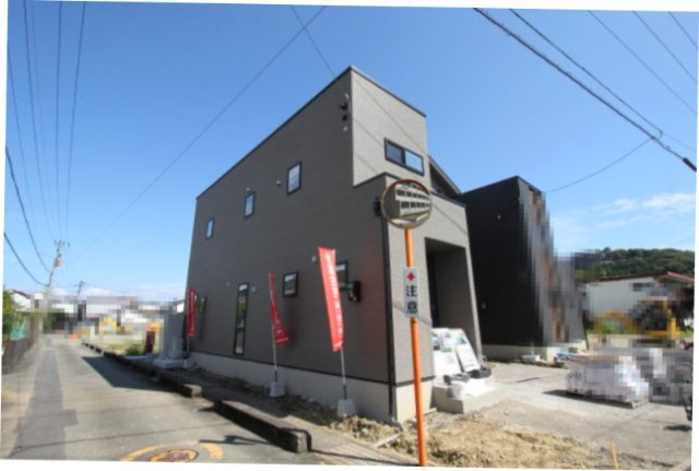 東石立町　新築戸建　1号棟　（全2区画）の外観|1号棟　土地面積　159.00㎡（約48.09坪）　建物面積110.96㎡（約33.56坪）
１階　60.45㎡／2階　50.51㎡　