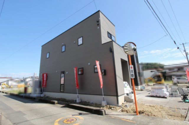 東石立町　新築戸建　1号棟　（全2区画）の外観|1号棟　土地面積　159.00㎡（約48.09坪）　建物面積110.96㎡（約33.56坪）
１階　60.45㎡／2階　50.51㎡　
