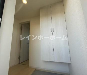リーブルファイン新座大和田　1号棟の玄関