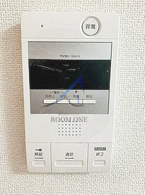 ローヤルガーデンのセキュリティ|モニター付きインターホンです。