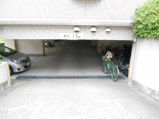 ノーブル豊中の駐車場