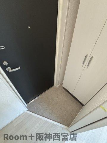 ソリティア西宮池田の玄関