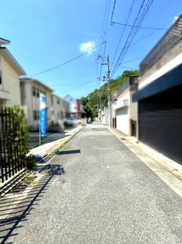 森北町７丁目 戸建の前面道路含む現地写真