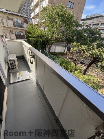 ソリティア西宮池田のバルコニー