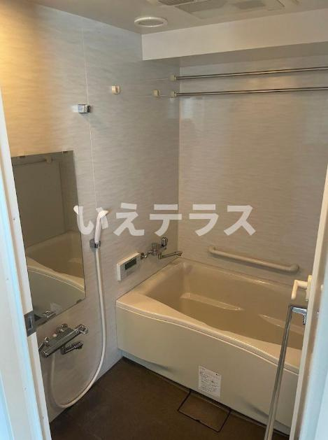 ワコーレディアルクス元町の浴室