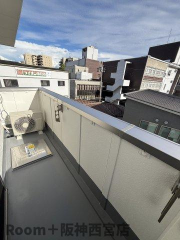 ソリティア西宮池田のバルコニー