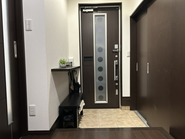 中古：甲斐元町3256番地3の玄関