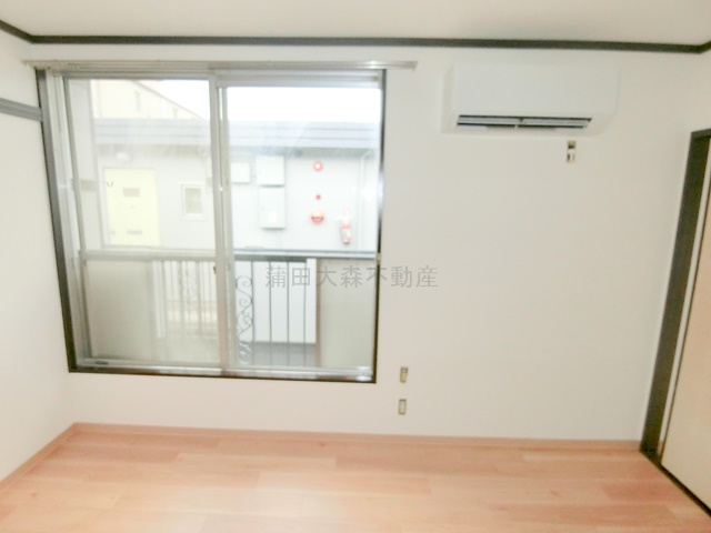 メゾン市野倉A棟の居間・リビング