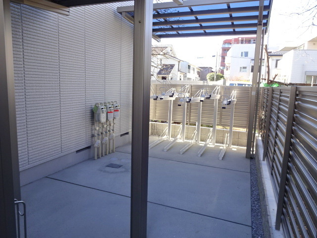 エスポワール北浦和のその他共用部分|★入居者専用屋根付き自転車置き場★