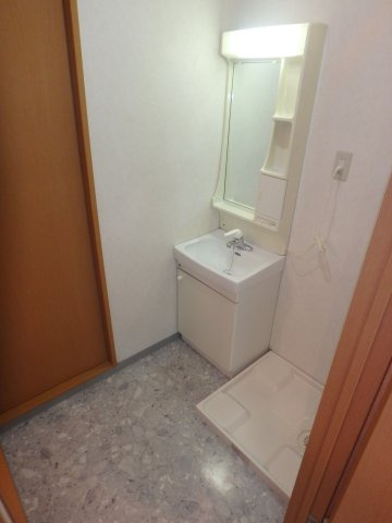 グリーンエステートの独立洗面台|退去前の為、以前の写真です。