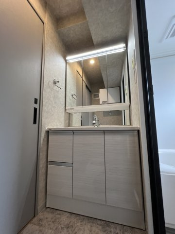 マンションヴィップ四谷の洗面所|広い洗面スペース