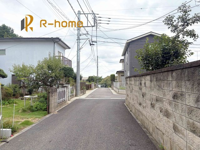 土浦市真鍋10期　新築戸建て　1号棟の前面道路含む現地写真|『今から見たい！』大歓迎です♪
お気軽にＲ－ｈomeまでお問い合わせください。
