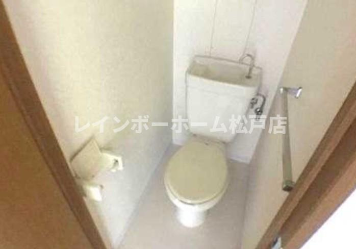 シティハイムのトイレ|落ち着いた色調のトイレです
